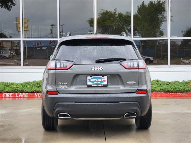 2022 jeep cherokee latitude lux