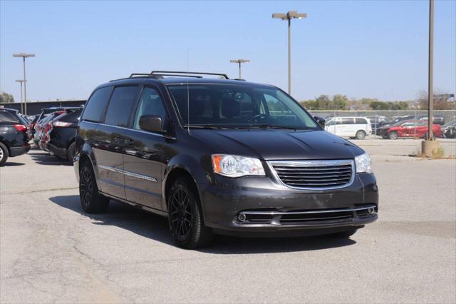 2016 chrysler town & country touring