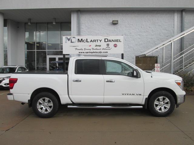 2018 nissan titan sv