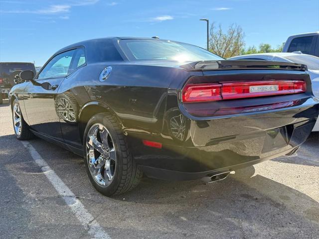 2012 dodge challenger sxt