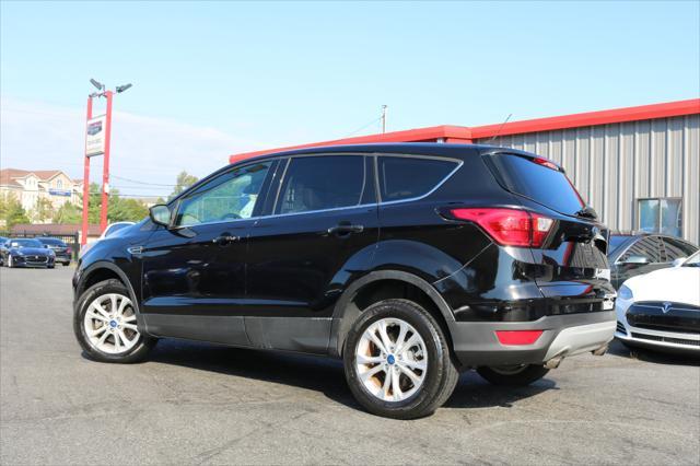 2019 ford escape se