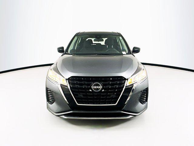 2022 nissan kicks s