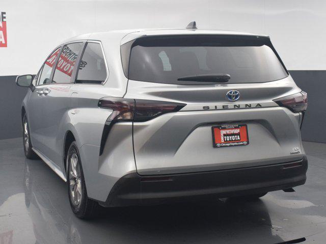 2024 toyota sienna le