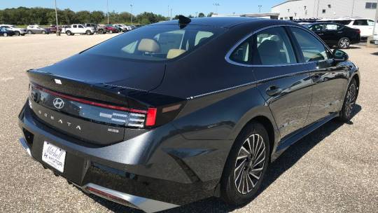 2025 Hyundai Sonata hybrid
