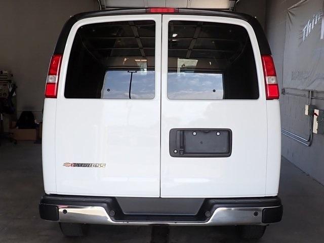 2021 chevrolet express 3500 lt