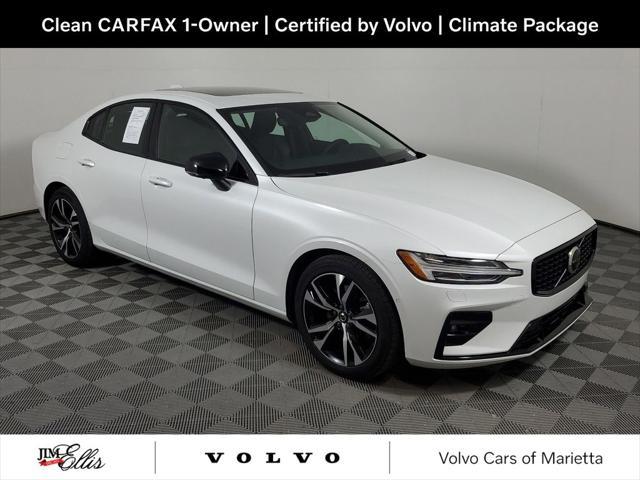 2024 volvo s60 b5 plus dark theme