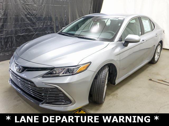 2024 toyota camry le