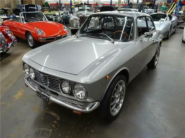 1974 alfa romeo gtv 2000 restored, very fun to drive