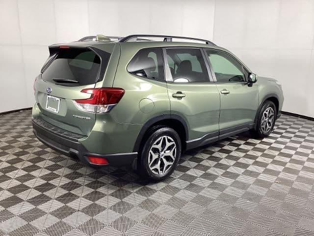 2021 subaru forester premium 4dr all-wheel drive in grandville, michigan
