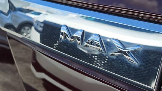 2021 ford expedition max xlt