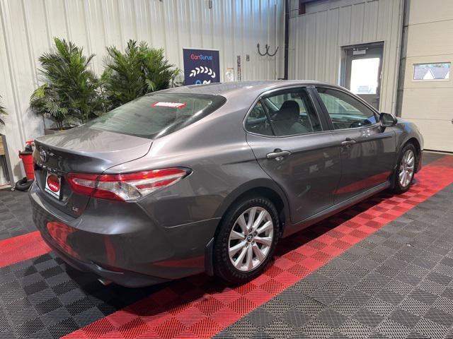 2019 toyota camry le