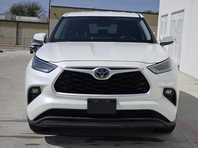 2021 toyota highlander le