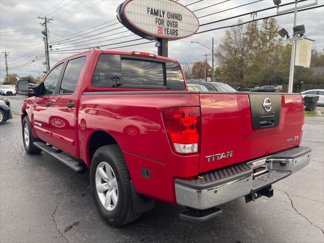 2011 nissan titan sv