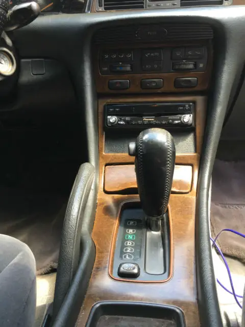 excellent car with navigation 7", siriusxm, remote start, black new tires lojack