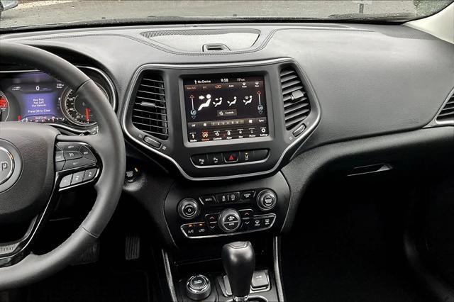 2023 jeep cherokee altitude lux