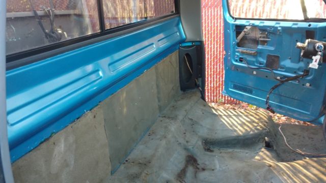** 1983 chevy 1 ton ramp truck, flatbed car carrier