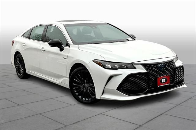2020 toyota avalon hybrid xse