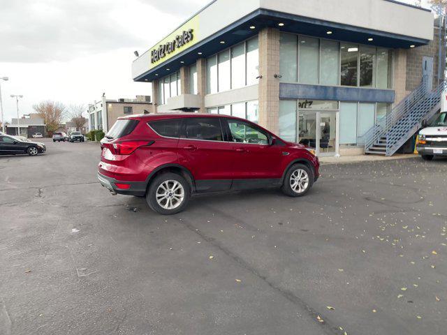 2019 ford escape se