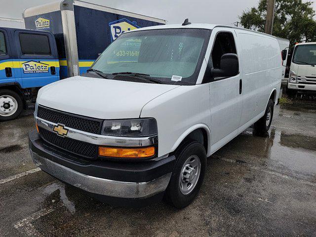 2022 chevrolet express 2500 rwd 2500 regular wheelbase wt