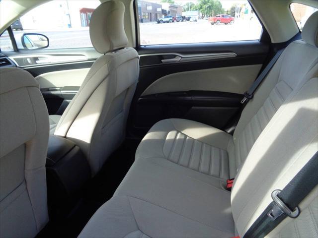 2018 ford fusion se