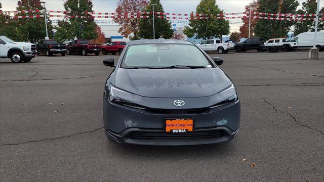 2023 toyota prius le