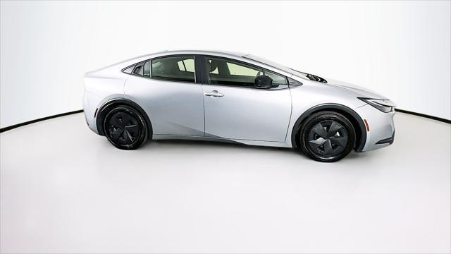 2023 toyota prius le