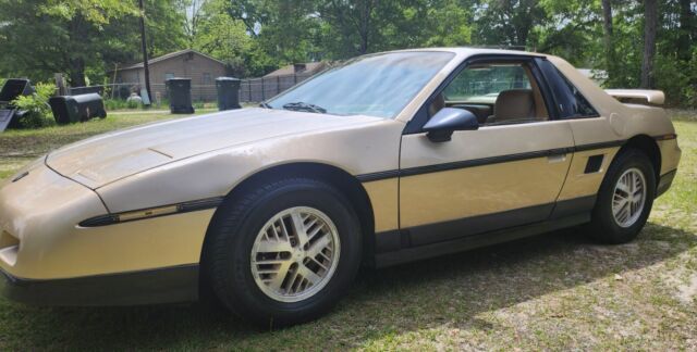 1986 pontiac fiero se coupe 2.8l only 56k miles no reserve!!!