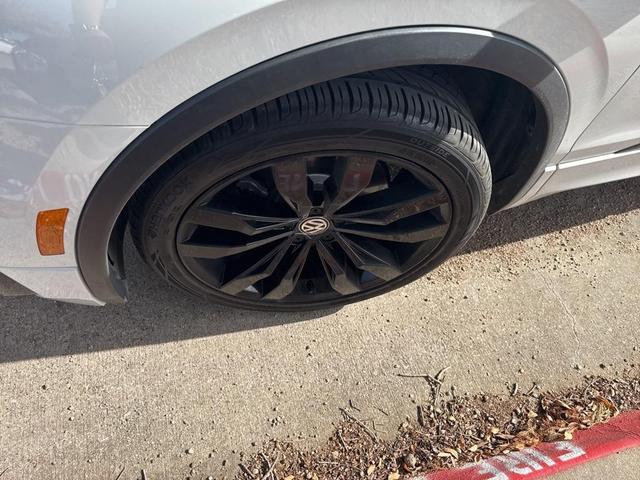 2021 volkswagen tiguan 2.0t se r-line black