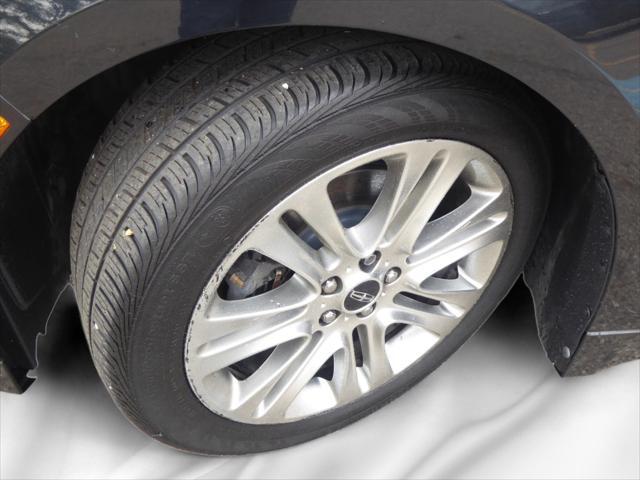 2014 lincoln mkz base