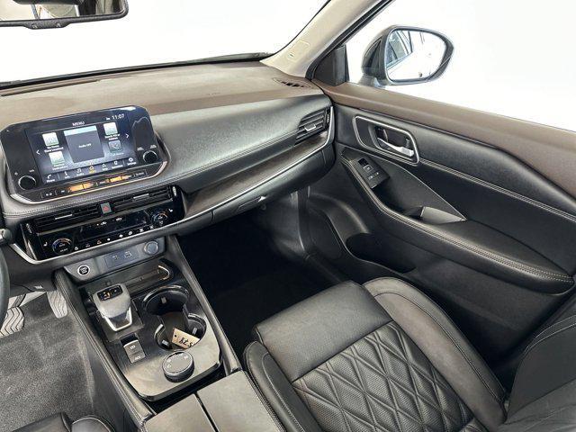 2022 nissan rogue platinum