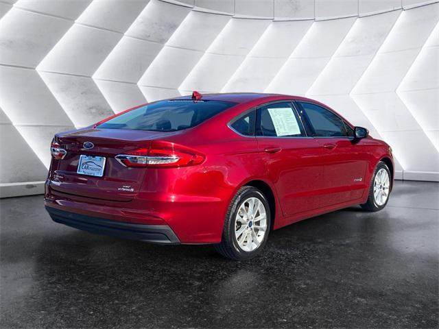 2019 ford fusion hybrid se