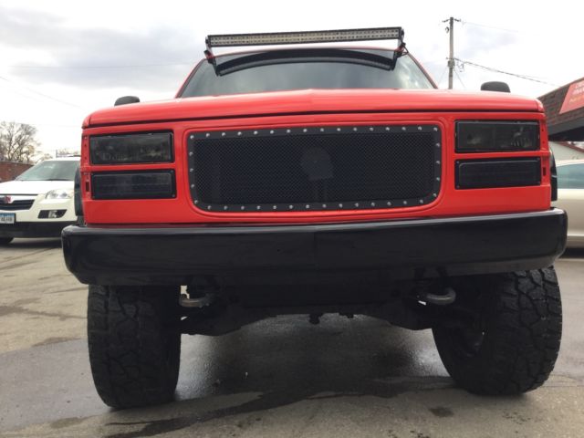 1994 chevy blazer tahoe 4x4 2 door lifted wheels tons of xtras wow!! rare truck