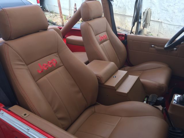1986 jeep cj7 laredo (show winner)