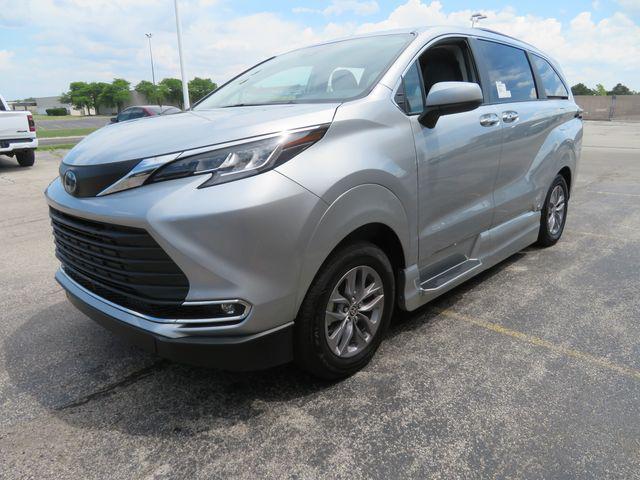 2023 toyota sienna xle