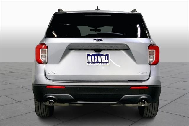2022 ford explorer xlt