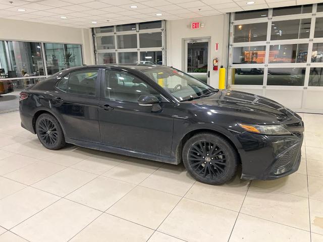 2022 toyota camry hybrid nightshade