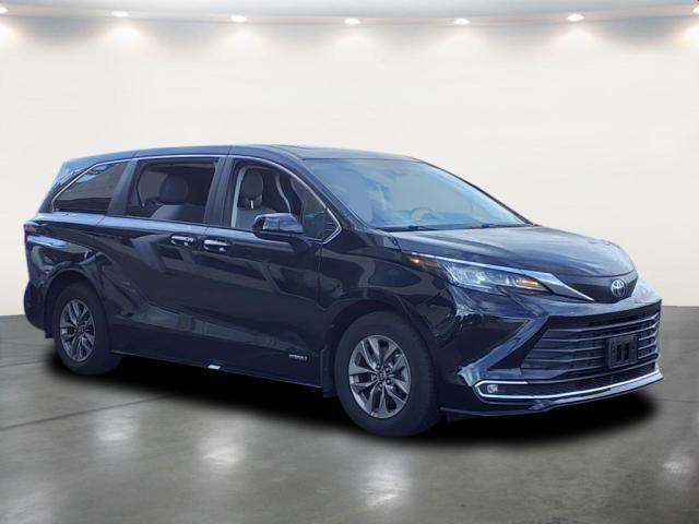 2021 toyota sienna xle