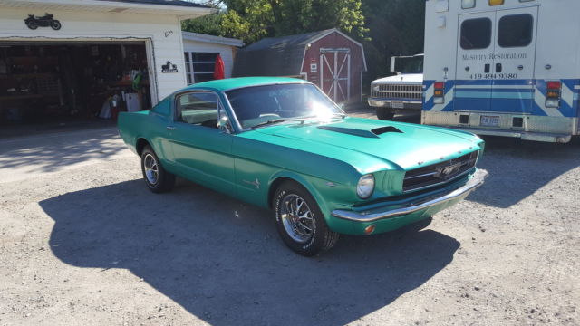 1965 fastback 2+2 mustang