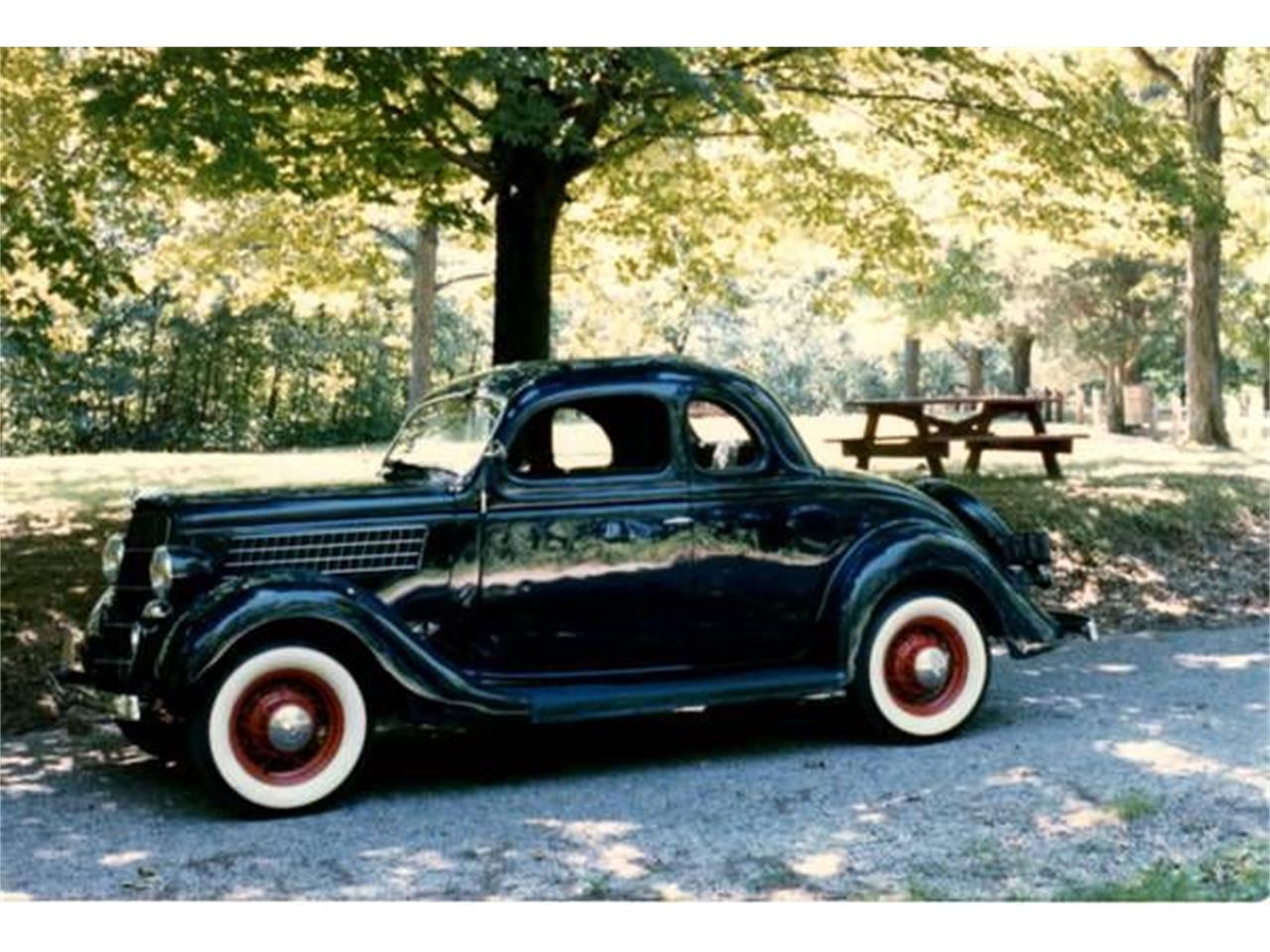 1935 ford coupe