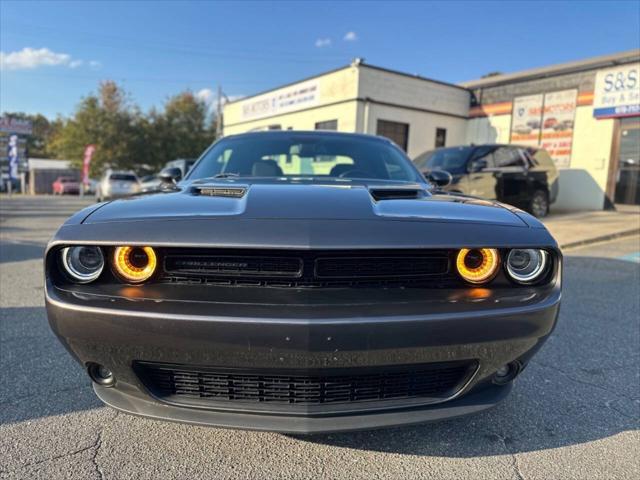 2018 dodge challenger sxt
