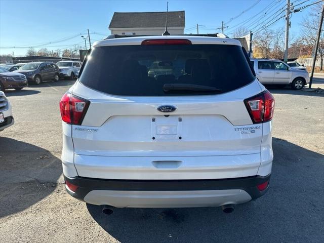 2019 ford escape titanium