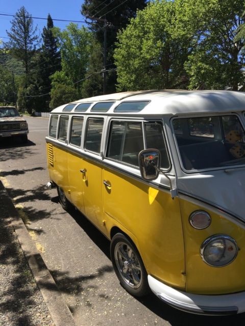 1962 vw deluxe microbus "samba"