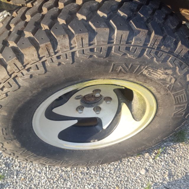 1990 jeep wrangler yj 5-spd 4cyl. 2.5l 4wd for parts or repair