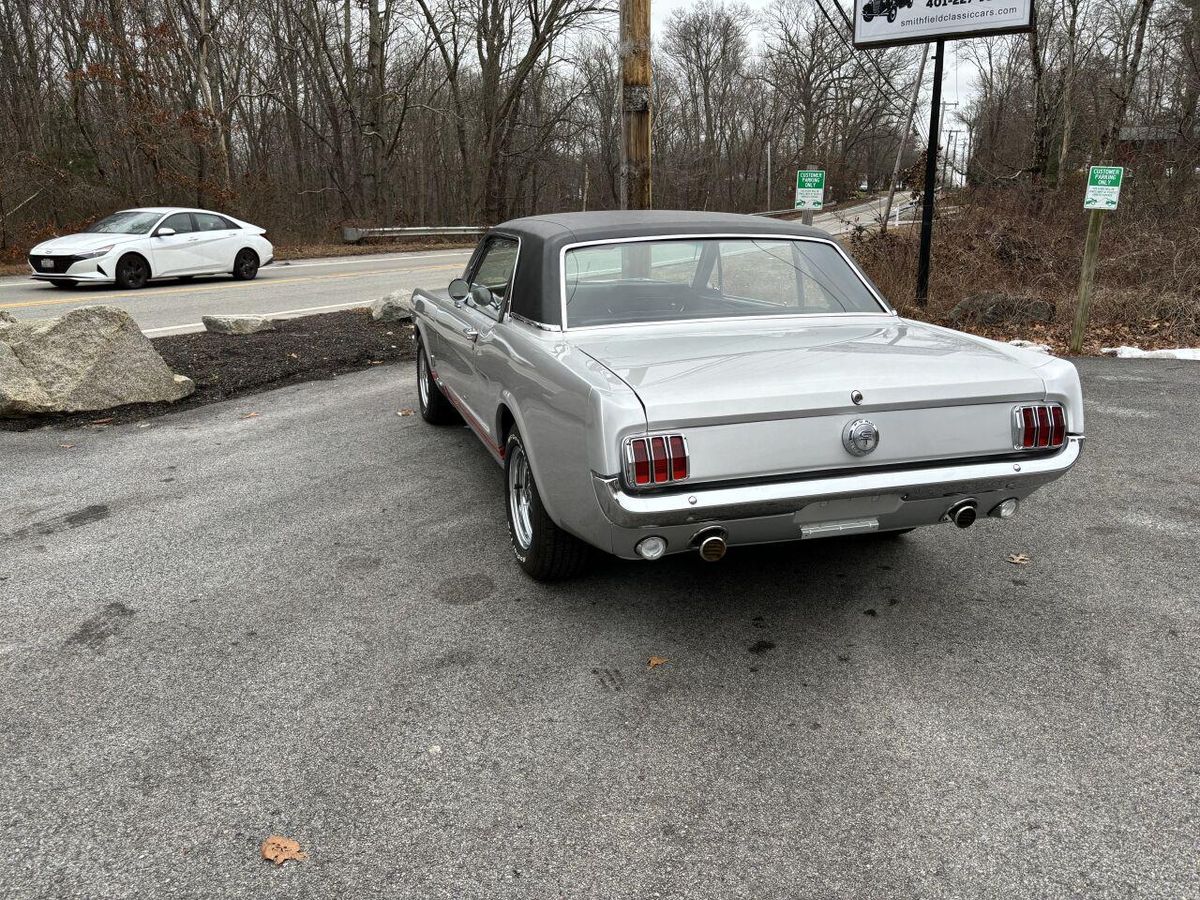 1966 ford mustang sedan