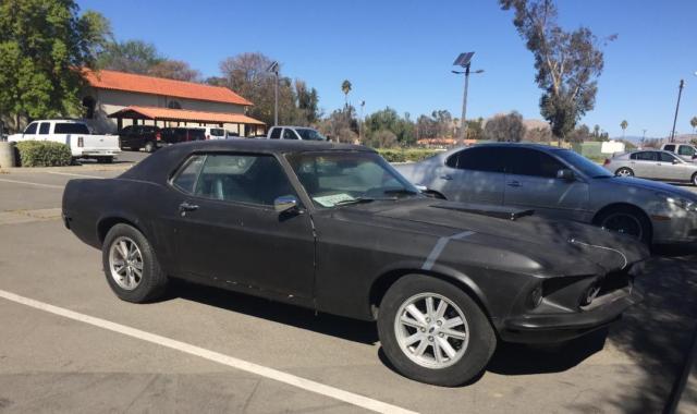 302-v8 auto trans solid body and interior
