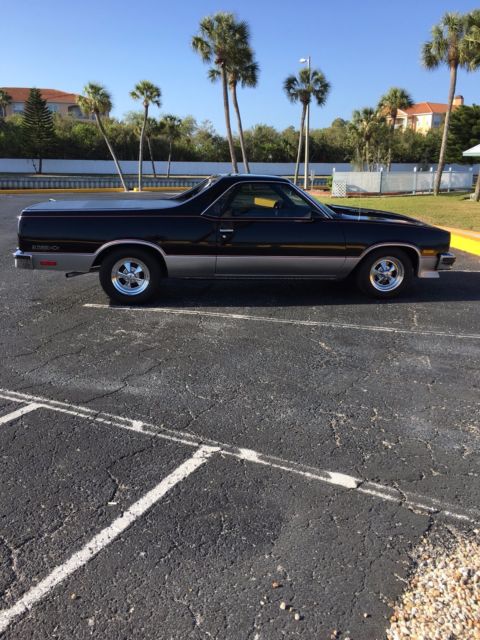 excellent shape. bed has a hinged tonneau cover and rubber bed liner