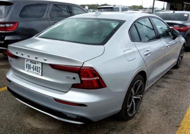 2024 volvo s60 b5 core dark theme