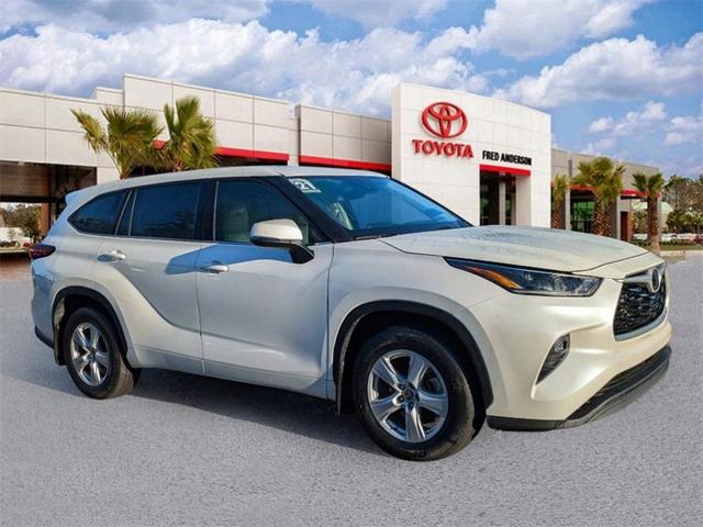 2021 toyota highlander le