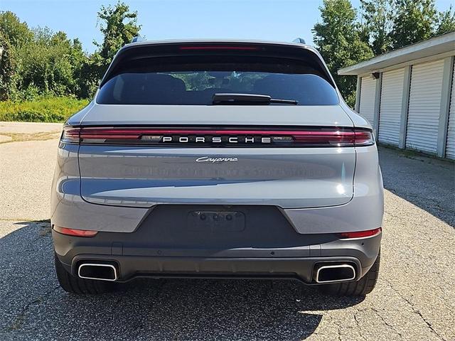 2024 porsche cayenne base