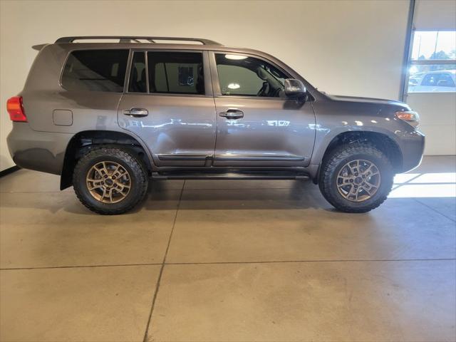 2014 toyota land cruiser base